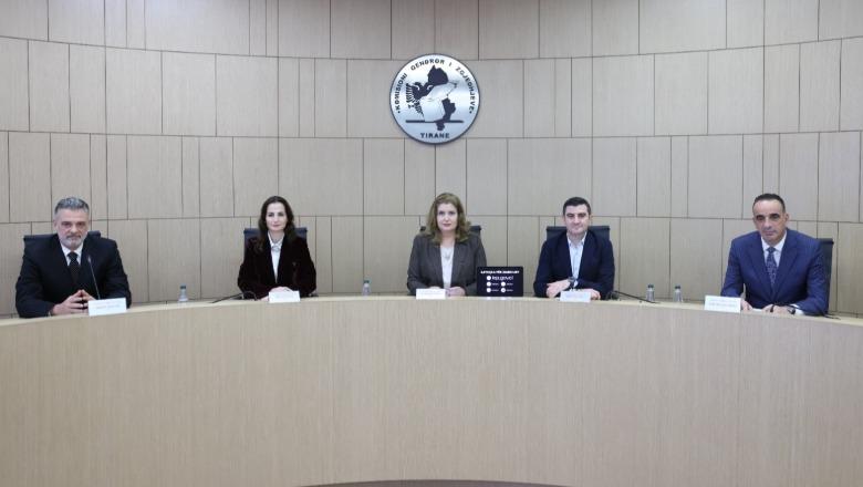 Rikthehen në KQZ Arben Ristani dhe Bledar Skënderi  certifikohen rezultatet e zgjedhjeve të 9 nëntorit