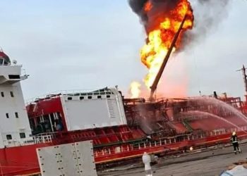 (VIDEO)Rusia bombardon portin e Odesës/ Lufta mbërrin deri në Rumani, evakuohet fshati pas shpërthimeve në kufi