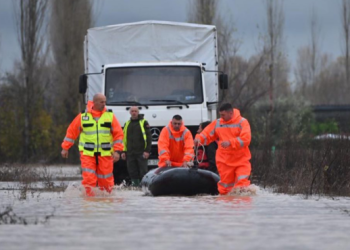 Moti i keq, evakuohen 5 familje/ Rrugë të bllokuara në disa qarqe. Pa energji fshatrat në Dibër, Kukës dhe Korçë