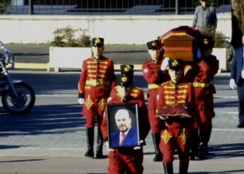 HOMAZHET LIVE! Sot Ditë Zie Kombëtare, Shqipëria i jep lamtumirën e fundit Fatos Nanos