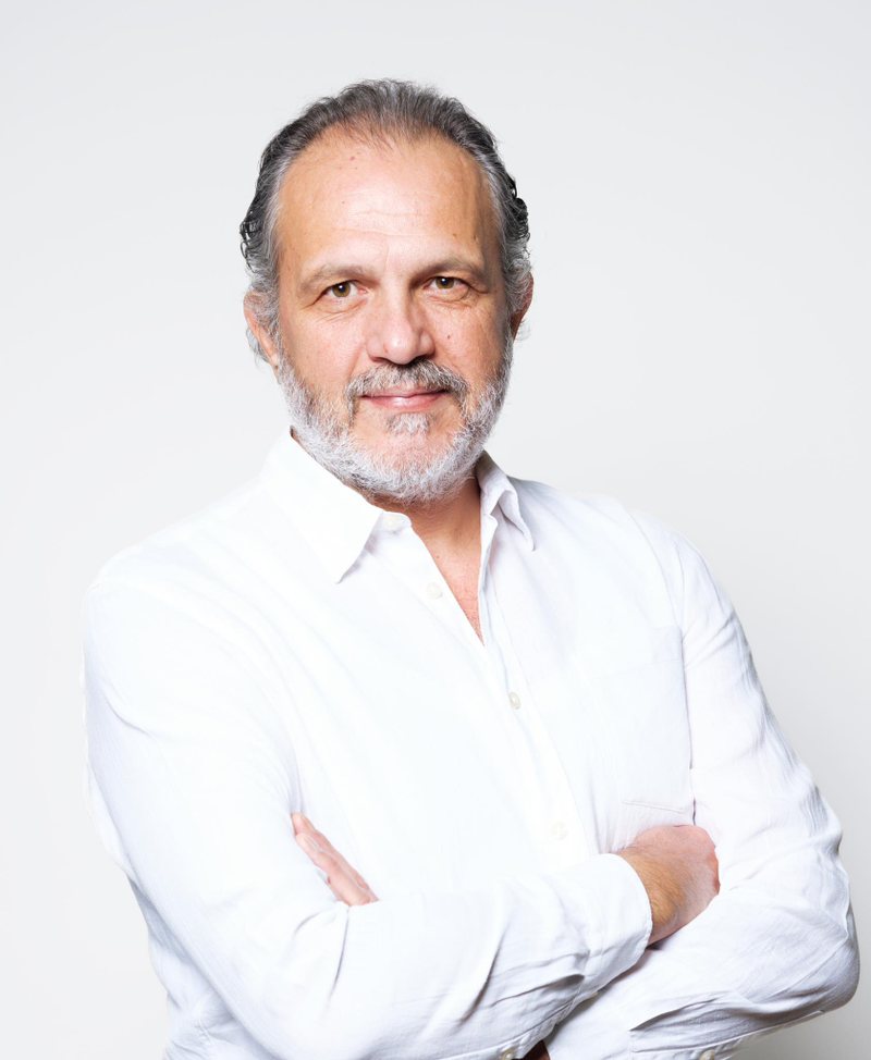 arsyeja-humbet-busullen-shkenca-narcisizmi-dhe-tundimi-i-konspiracionit