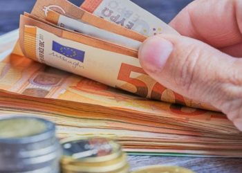 “Nga rivlerësimi i pronave te rikthimi i TVSH-së në bujqësi!”/ Përmbajtja e paketës fiskale, nga janari paga minimale shkon..