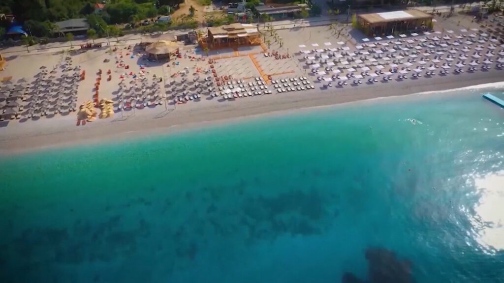  Shqipëria po mahnit vizitorët   Revista prestigjioze e cilëson vendin tonë si një nga destinacionet turistike në Europë