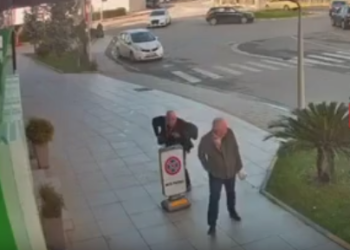 VIDEO-Vrasja e Gilmando Danit, si i shpëtuan dy kalimtarë plumbave në Rinas