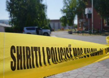 Burri godet me sëpatë ish-gruan në Kosovë, shpallet në kërkim..