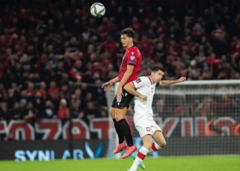 Play-off për Botërorin 2026/ Si Sylvinho “shkarkoi” trajnerin e Polonisë! Shqipëria 2 suksese në 15 takime kundër polakëve