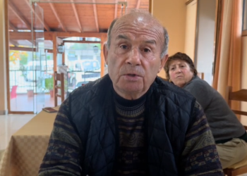 Shkon në lokal dhe dhunon këngëtarin dhe pronarin/ Denoncimi i 69-vjeçarit: Autori ka dy emra është problematik. S’dua të më ngatërrohet..