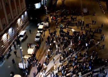 Foltorja e dytë, opozita proteston para Kryeministrisë