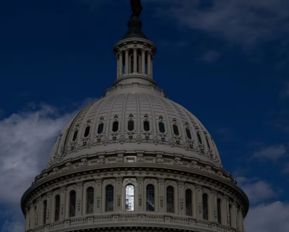 Mbyllja më e gjatë e qeverisë amerikane  Kongresi voton për rihapjen e saj