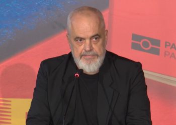 Rama: Nisim indeksimin e pagave në sektorin publik. Në Shëndetësi dhe Polici do llogaritet edhe vjetërsia e punës