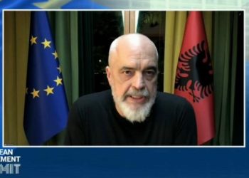 “Lufta e Shqipërisë kundër korrupsionit, unike në rajon”/ Rama përgëzon SPAK: Nuk e kthen ‘kokën’ as majtas as djathtas!