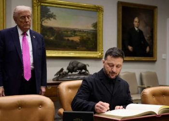 Reuters: Ukraina pritet të heqë dorë nga disa pjesë të territorit dhe disa armë sipas planit të paqes të SHBA-së