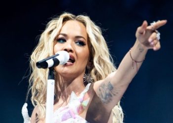 “Mund të jem shtrigë”/ Habit Rita Ora me deklaratën e saj: Edhe gjyshja ime ka qenë e tillë 100 për qind