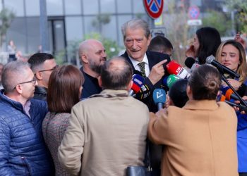 “Dumani po pinte kafe me Farrukun”, Berisha: Ndërkombëtarët e SHBA kanë deklaruar se PS kishte agjendë dhune me 21 janar