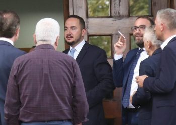 “Berisha s’dinte gjë për takimin e Salianjit me shokë”/ Ish-ministri: Do kishte çuar Mulin t’i shkrinte! Gazetari: Te Doktori “spiunuan” pas…