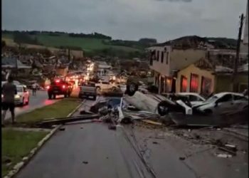 Video-Pamjet tronditëse, shkatërrohet i gjithë fshati/ Pesë të vdekur dhe 130 të plagosur nga tornadoja në…