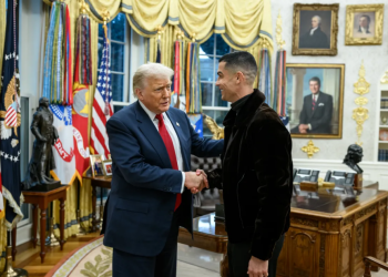 Trump dhe Ronaldo luajnë futboll në Zyrën Ovale, videoja me AI që po “çmend” rrjetin