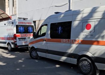 Ndërron jetë 48-vjeçarja në Korçë, djali akuzon mjekët: Nuk treguan kujdesin e duhur, e nxorën nga spitali