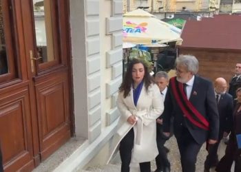 Presidentja Vjosa Osmani vizitë në Shkodër, pritet nga kryebashkiaku Benet Beci
