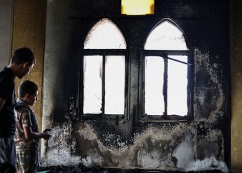 Pushtuesit izraelitë i vënë zjarrin xhamisë në Palestinë, djegin disa kopje të Kuranit