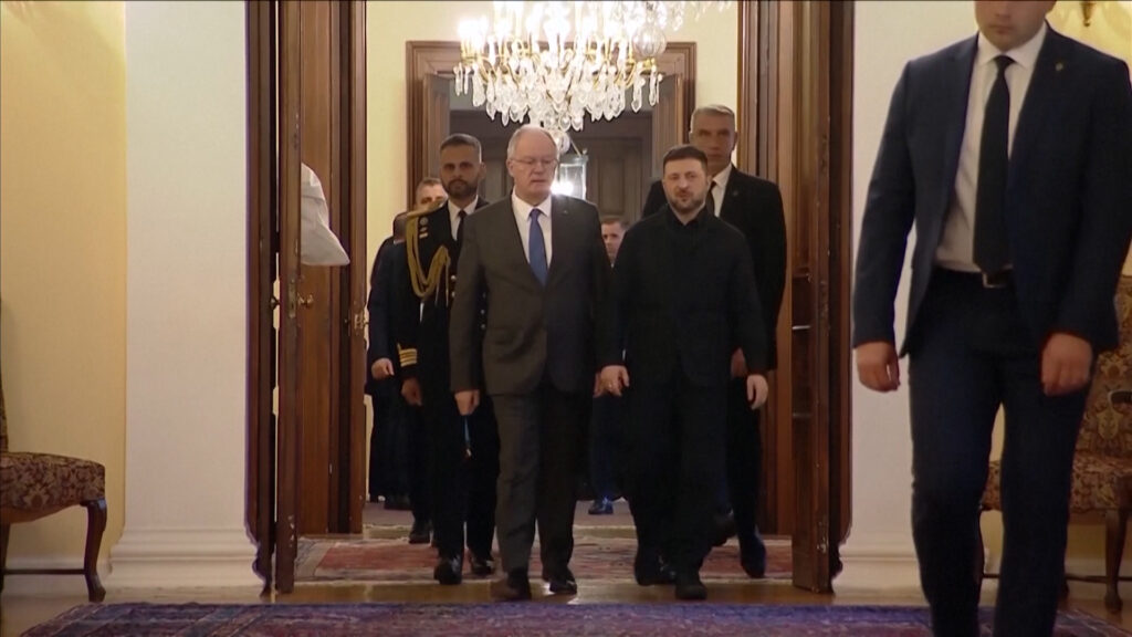 Zelensky në Athinë për gazin  Moska dhe Kievi mund të shkëmbejnë robër së shpejti