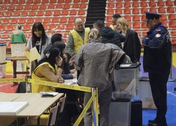 Zgjedhje pa garë, fitore pa vota