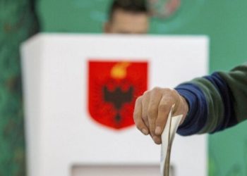 Mbyllet votimi në 5 bashkitë, pjesëmarrja tepër e ulët. Të rinjtë ‘braktisin’ kutitë e votimit, Vlora ‘rekord’ negativ