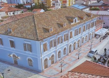 Përplasje për qendrën e Shkodrës, intelektualët denoncojnë ndërtimet, bashkia i cilëson shpifje