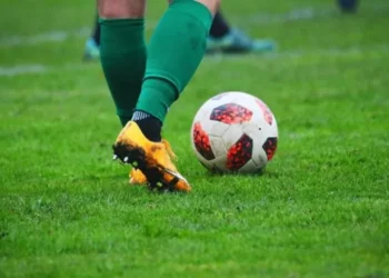 Futbollisti 15 vjeçar po luante me shokët, ndërron jetën pas arrestit kardiak