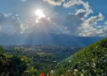 Moti për sot me diell në pjesën më të madhe të vendit, vranësira të pakta kalimtare