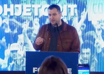 “Do ta shporrim diktaturën e dytë”- Mbështetësit e Berishës “frymëzohen” nga Dita e Rinisë