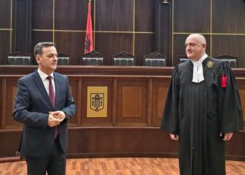 Pas dekretimit nga Presidenti/ Gjykata e Lartë mirëpret anëtarin e ri të trupës gjyqësore, Genti Shalën