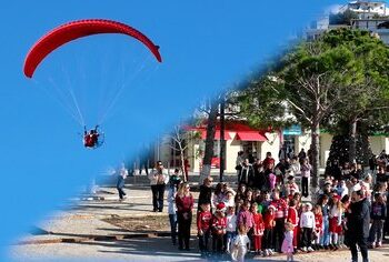 VIDEO / Në Himarë, Babagjyshi zbret nga qielli me parashutë