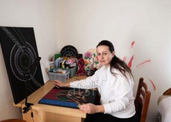 Historia frymëzuese e 37-vjeçares në Laç, nga tri betejat me kancerin, tek artizanati