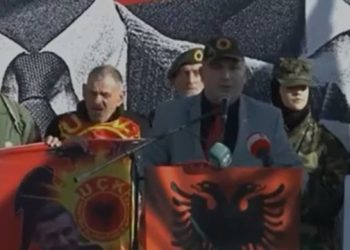 “Asgjë s’mund të perëndojë diellin e UÇK”, veterani reagon pas protestës masive në Shkup