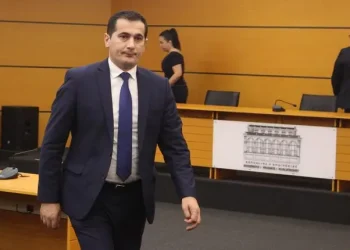 VIDEO-Klodian Braho zgjidhet kreu i ri i SPAK, anëtarët e KLP-së e votojnë me 7 vota