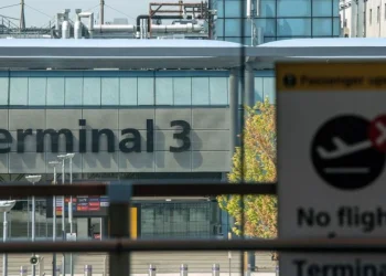 Sulm në aeroportin e Londrës, arrestohet një person. PoliciaTë lënduarit po marrin mjekim