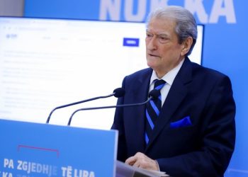 “Do japin llogari!”/ Berisha sulmon demokratët që iu bashkuan “pushtetit”: Janë skllevër dhe injorantë