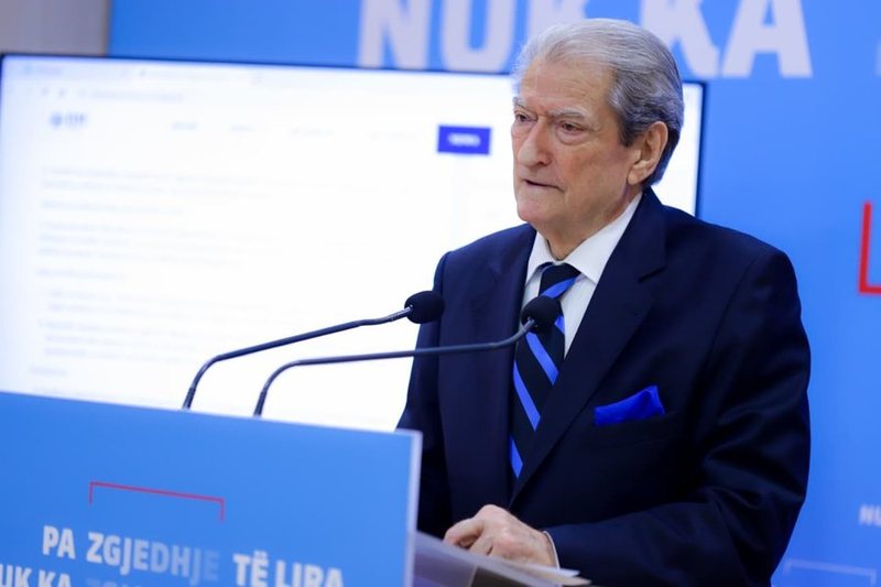  Do japin llogari    Berisha sulmon demokratët që iu bashkuan  pushtetit   Janë skllevër dhe injorantë