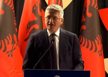 “Foltorja” në Kurbin/ Agron Gjekmarkaj: Na udhëhiqni në këtë dhjetor të dytë përballë komunistëve