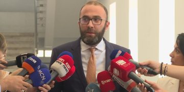 Avokati i Popullit në Kushtetuese, PD nis mbledhjen e firmave! Kërkesë edhe për Ballukun