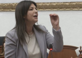 Topalli: Qeveria, e përmbysur nga pesha e jashtëzakonshme e korrupsionit të këtij pushteti
