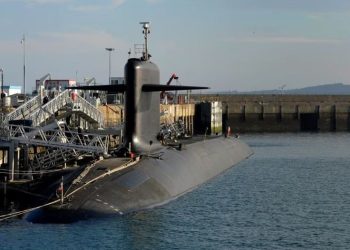 Franca heton raportimet për dronë mbi një bazë të nëndetëseve bërthamore