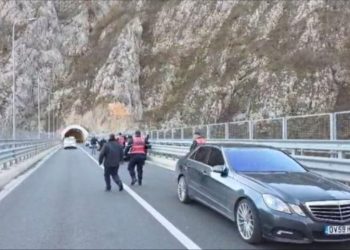 Del foto, kush është nipi i Nehat Kullës që i dha fund jetës në Klos