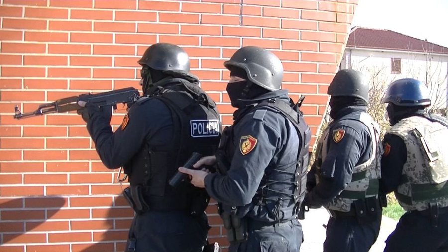 Jo vetëm pa shpërblim për fundvit  efektivët e FNSH të Tiranës i lënë edhe pa u paguar dietat prej 3 muajsh