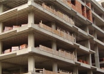 Hidrauliku bie nga lartësia në kantier dhe humb jetën, arrestohet administratori i firmës nënkontraktore