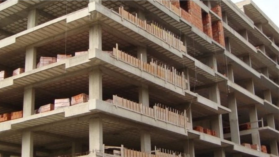 Hidrauliku bie nga lartësia në kantier dhe humb jetën  arrestohet administratori i firmës nënkontraktore