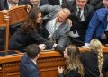 Skenat e dhunës dhe kaosi në Parlament, PS kërkon përjashtimin e 30 deputetëve të PD