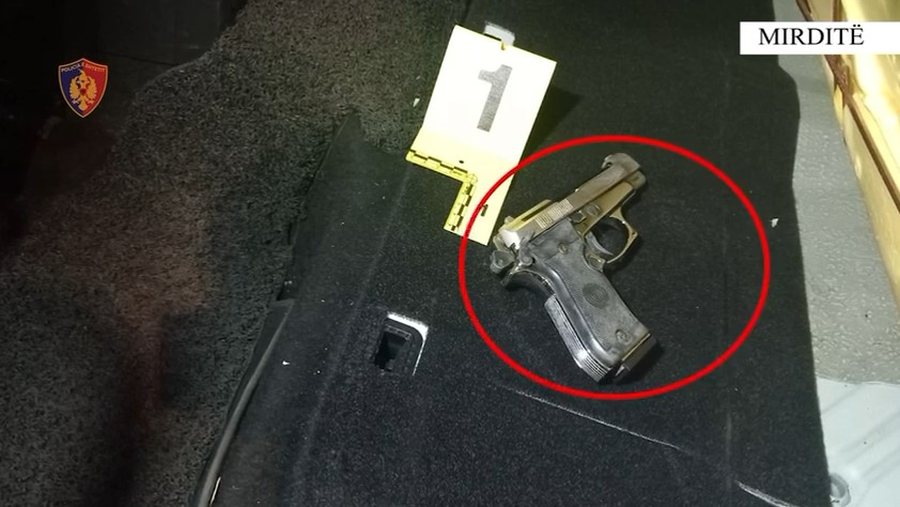 Arrestohet 35 vjeçarja në Mirditë  qarkullonte me armë në makinë