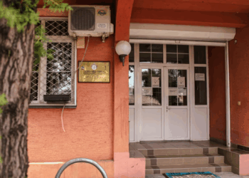 Tre ditë para zgjedhjeve, Serbia hap vende të reja pune në institucionet e saj shëndetësore në Kosovë